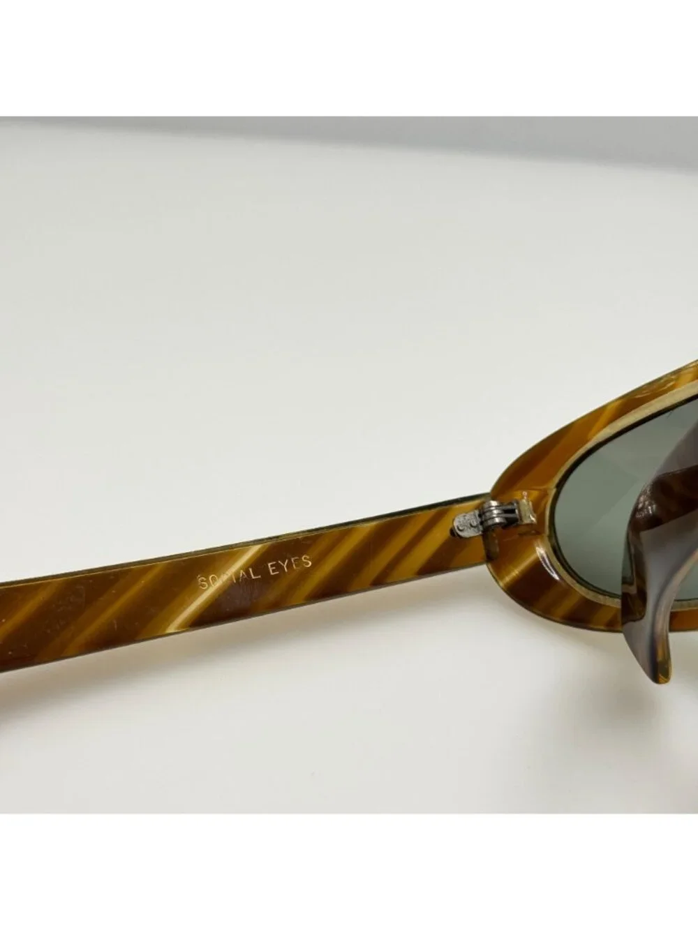 Polaroid Sunglasses Cool Ray 220 Social Eyes